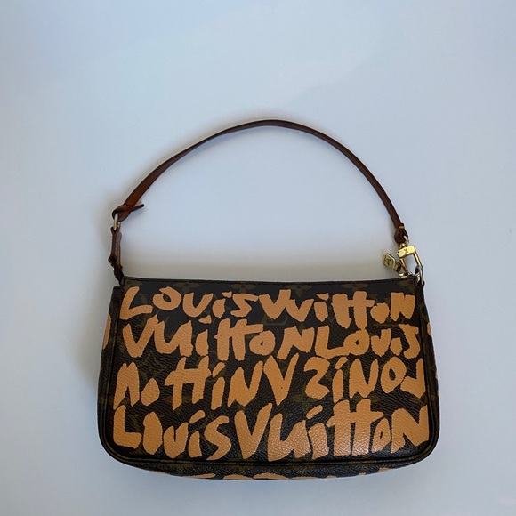 Louis Vuitton Limited Edition Graffiti Pochette - Picture 10 of 10